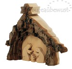 kerstgroep in bos, boomschijf met schors